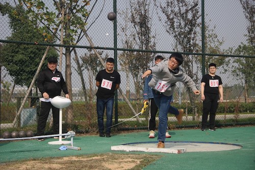 吕彦霖老师奋力一投1