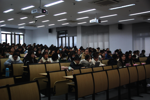 no视频
2020级本科生年级大会召开 no视频
2020级本科生年级大会召开