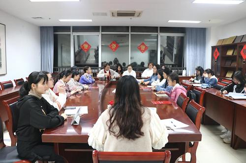 no视频
组织各班团支书学习党史